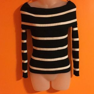 Off the shoulder long sleeved top